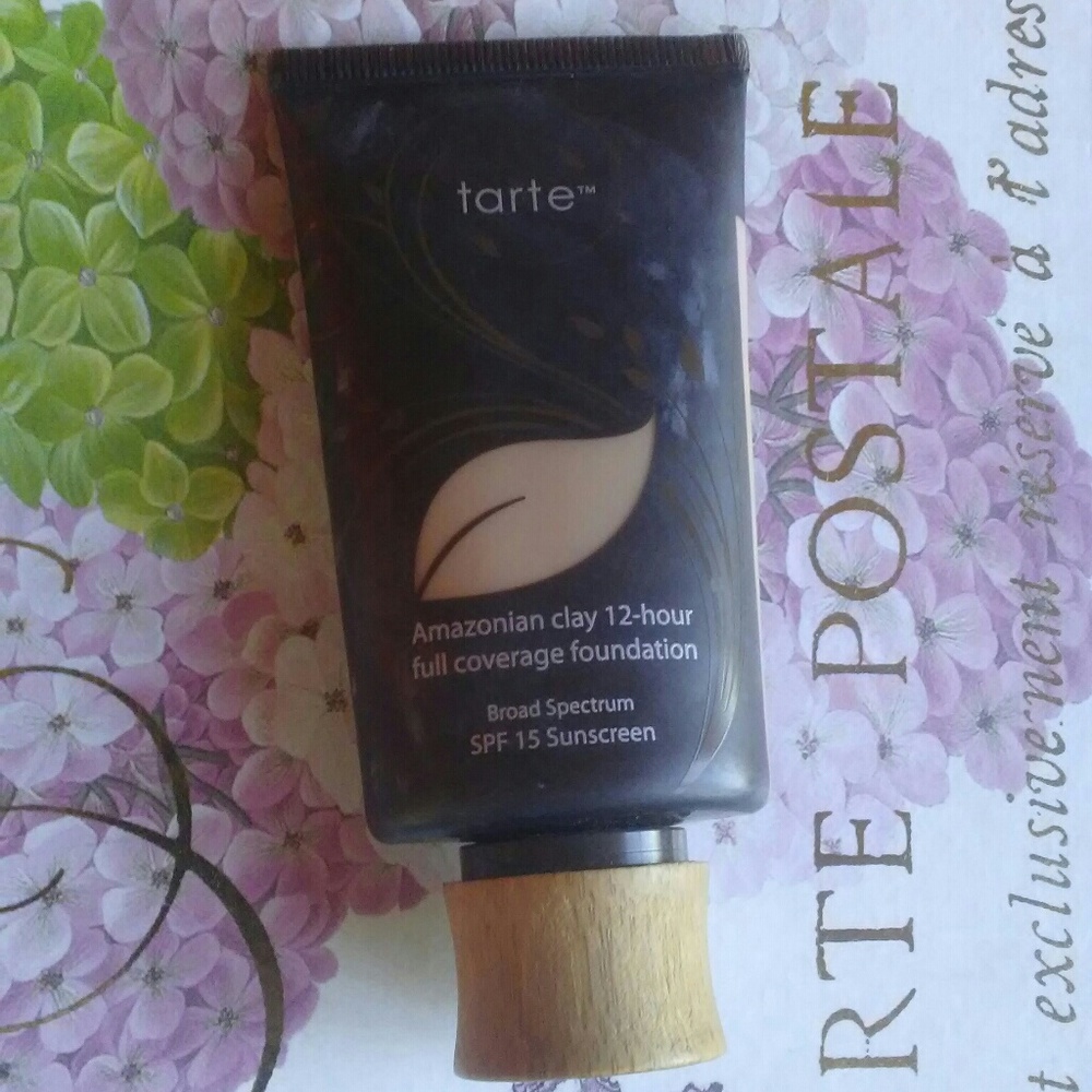 Tarte amazonian clay foundation